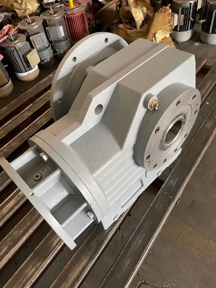 S57-Y0.75KW-4P-24.77-M1上海诠世S57减速机耐磨防腐蚀齿轮箱