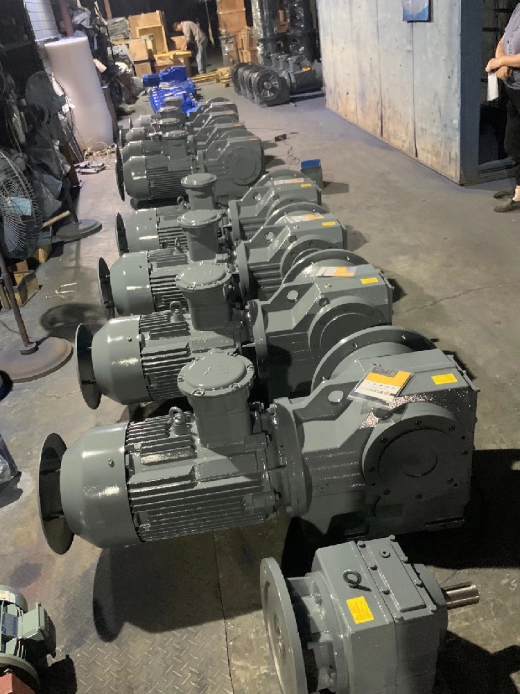 S87-Y5.5KW-4P-31.43-M1化工厂配套用S87硬齿面减速机